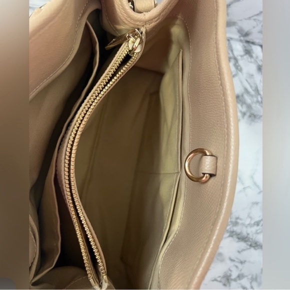 Coach - Margot Tan Medium Leather Crossbody w Adjustable Strap EUC - Picture 9 of 13